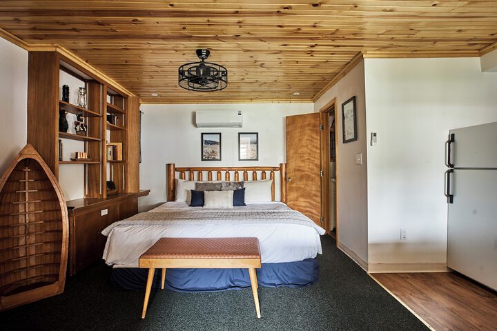 Room 42 of 177