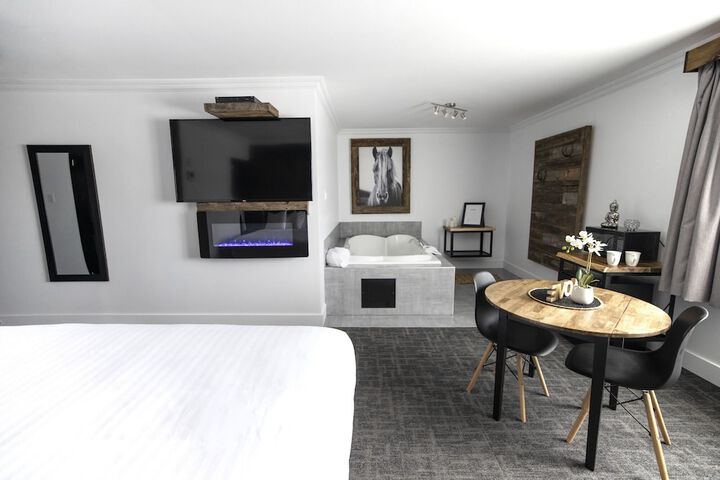 Deluxe Suite (9 of 9)