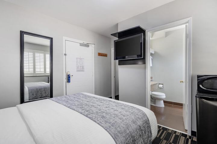 Room 26 of 39