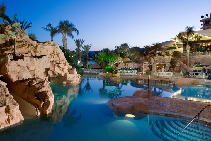 Hotel with Pool