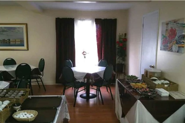 Breakfast area
