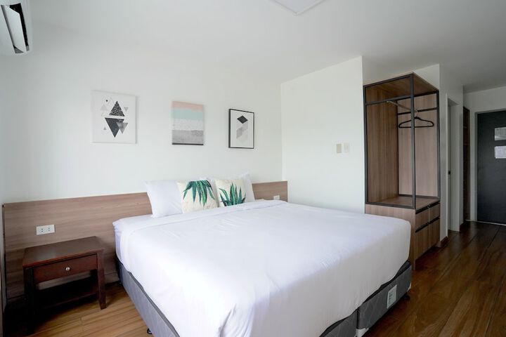 Room 14 of 30