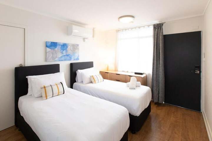 Room 12 of 41