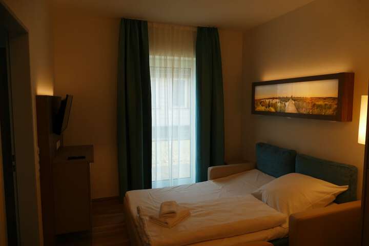 Room 29 of 64