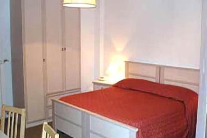 Room 3 of 20