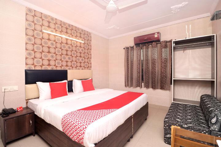 Room 3 of 6