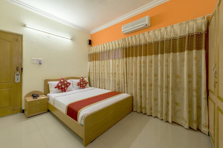 Room 10 of 26