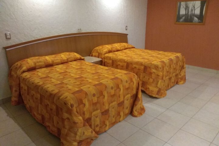 Room 16 of 32