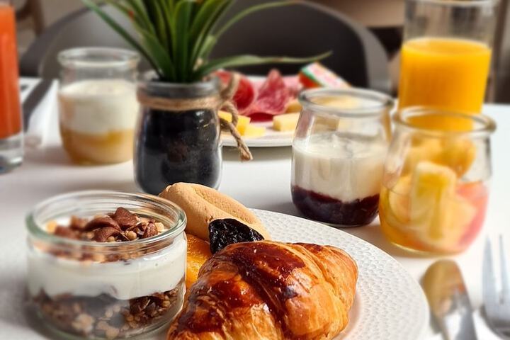 Breakfast/Coffee Service 22 of 30