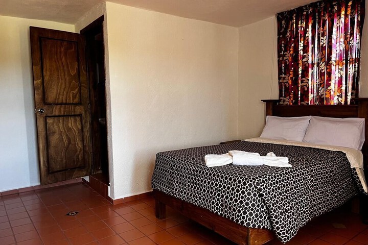 Room 6 of 25