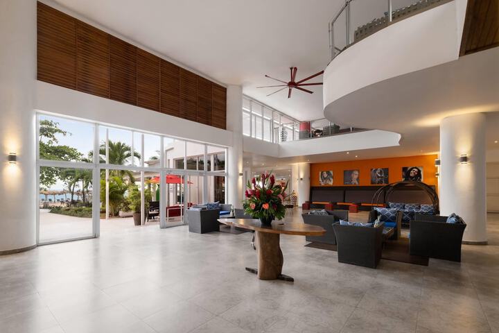 Hotel Interior 6 of 98