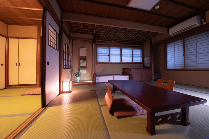Room 10 of 68