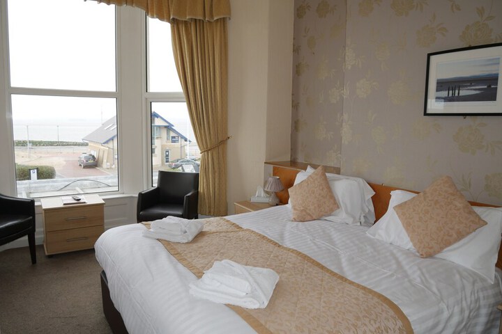 Room 4 of 52