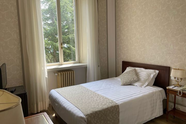 Room 30 of 121