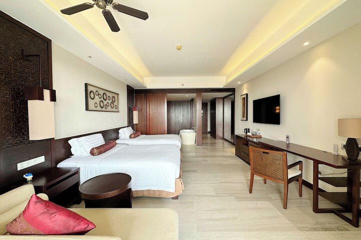 Room 17 of 158