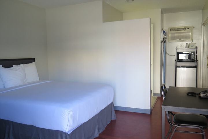 Room 14 of 25