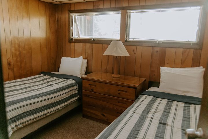 Room 2 of 132