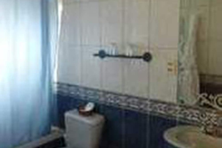 Room 5 of 12