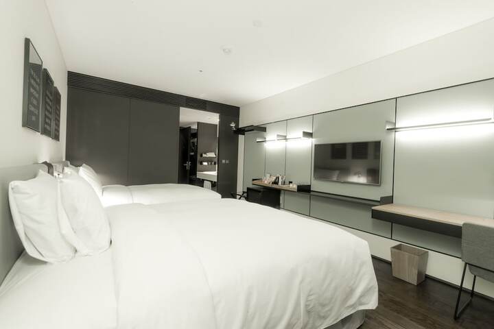 Room 7 of 78