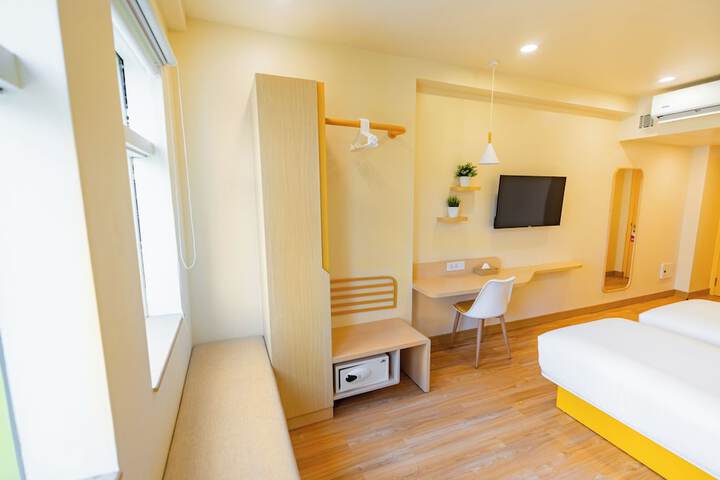 Room 15 of 27