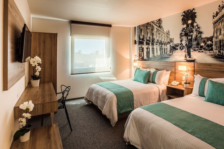 Room 13 of 36