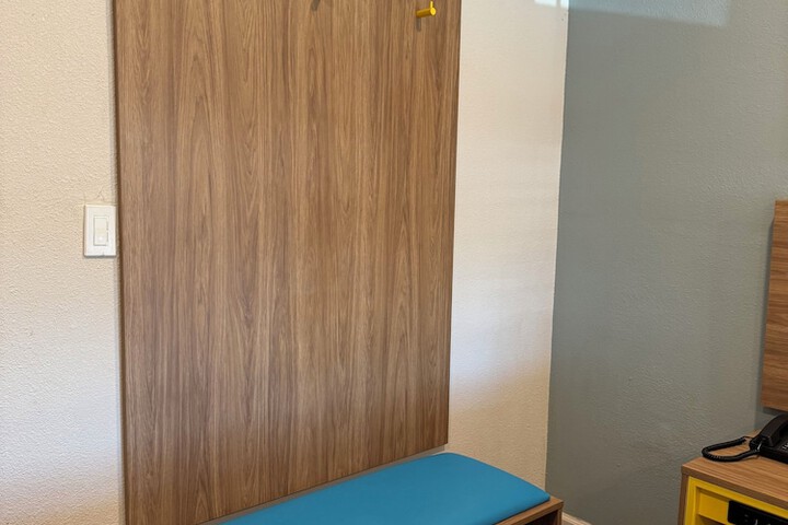 Room 8 of 40