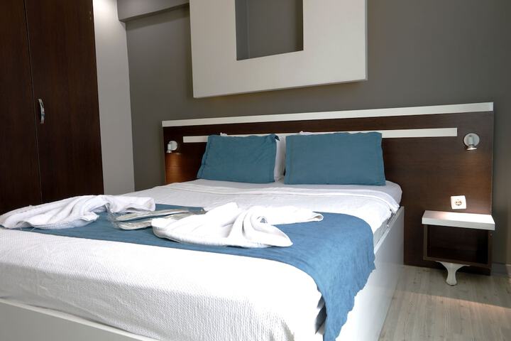 Room 4 of 18