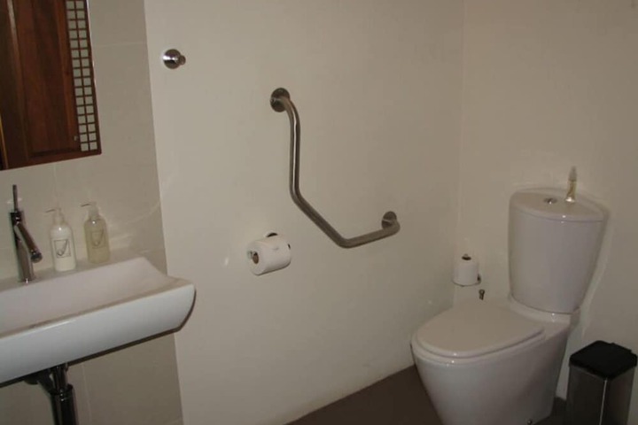 Room 16 of 35