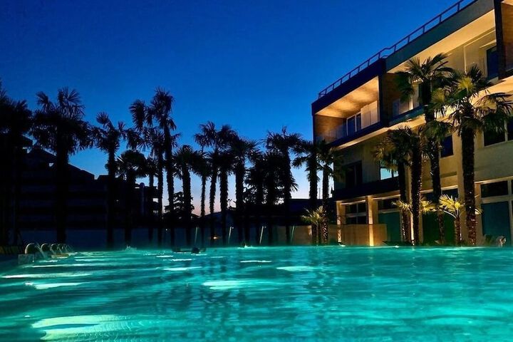 Pools & Facilities