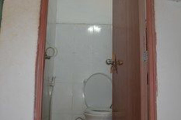 Room 2 of 28