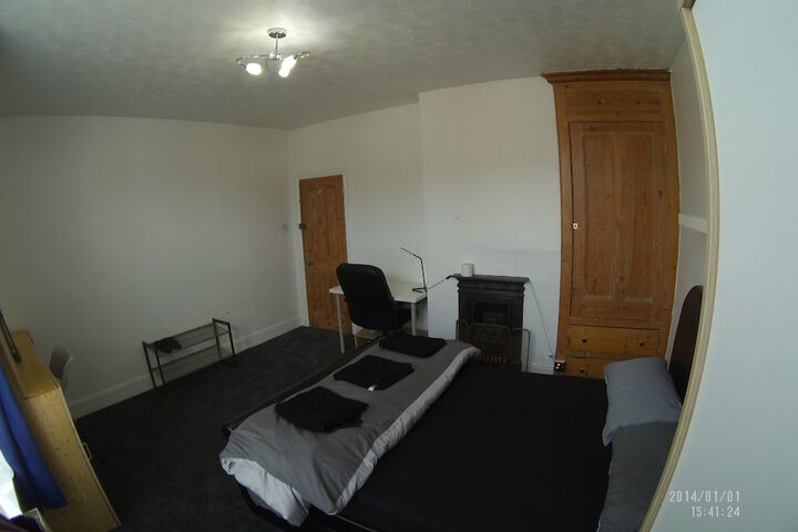 Room 9 of 11