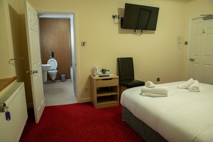 Room 6 of 73