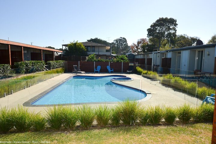 Pool 40 of 48