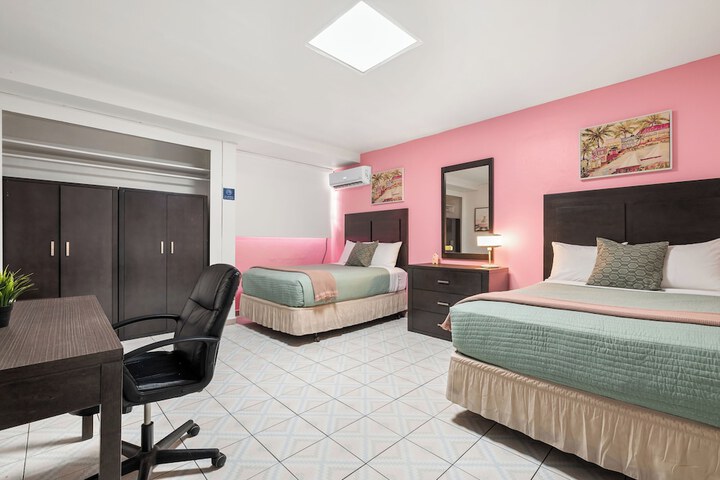 Room 9 of 37