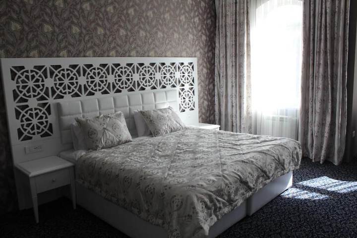 Room 5 of 78