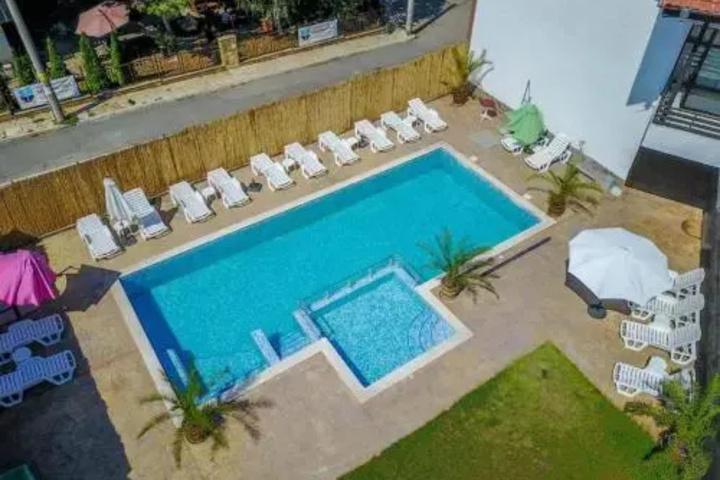 Pool 22 of 38