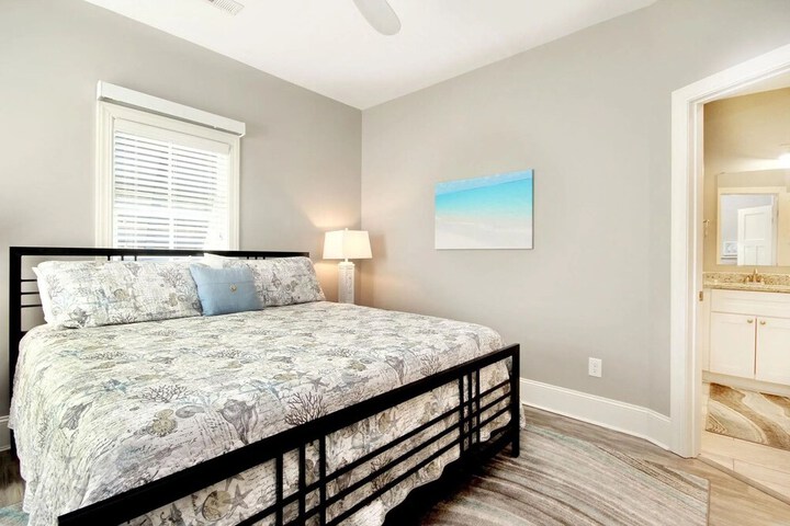 Room 120 of 759