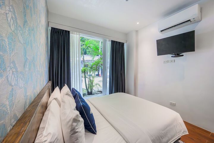 Room 28 of 65