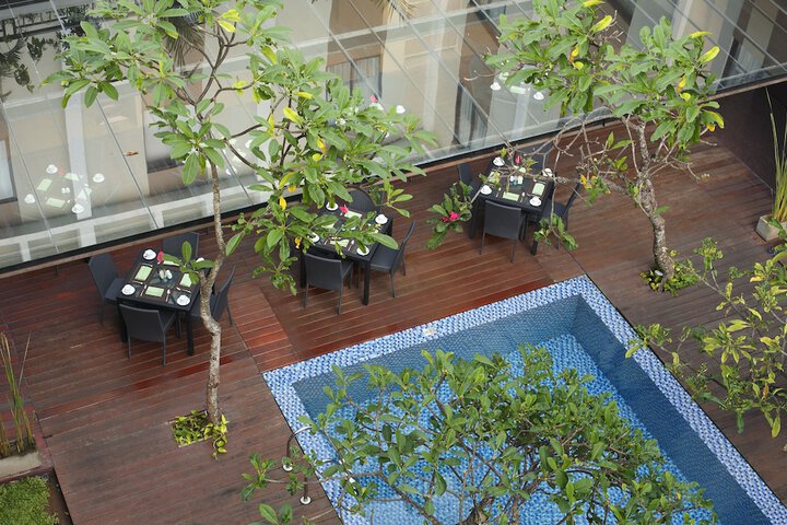 Pools & Facilities