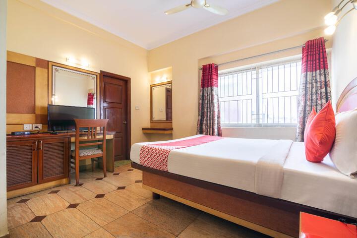 Room 10 of 17