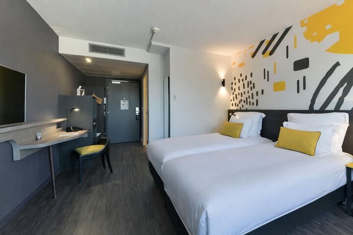 Room 35 of 95