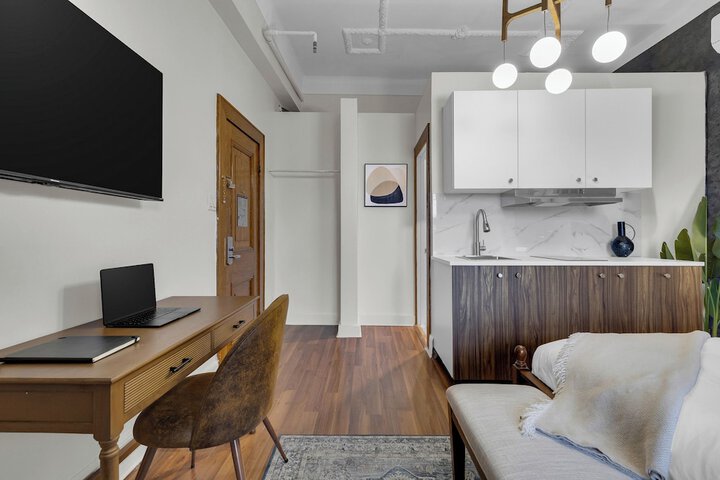 Room 12 of 174