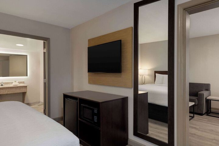 1 King Bed (19 of 19)
