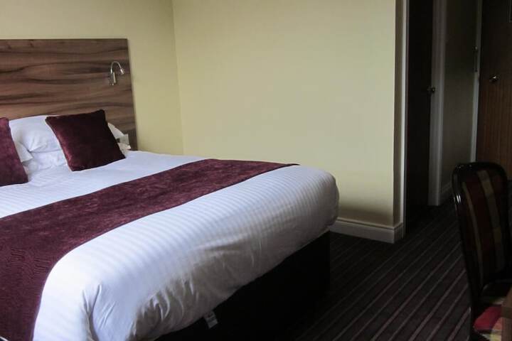 Room 12 of 32