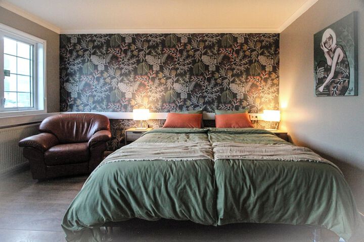 Room 10 of 37