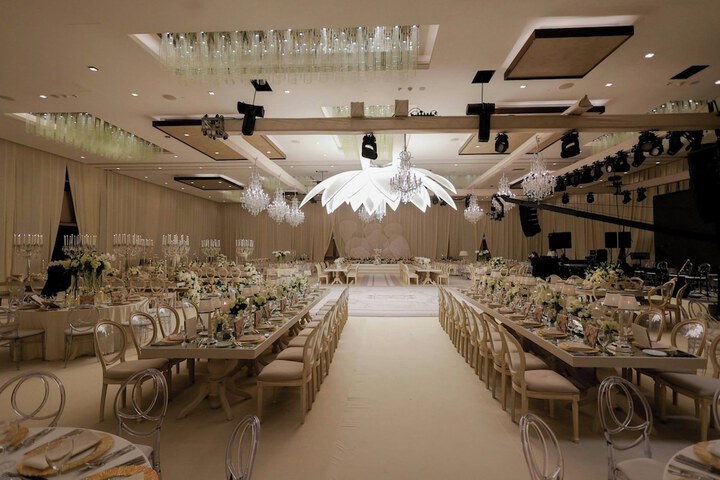 Ballroom/Hall 99 of 127