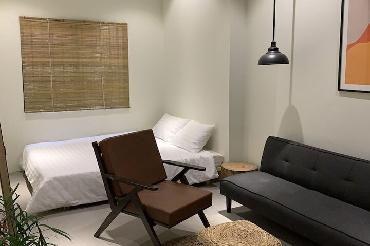 Room 12 of 42