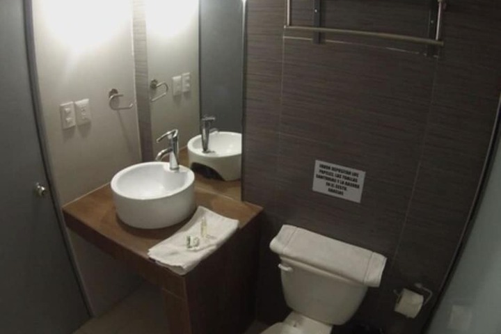 Room 26 of 32