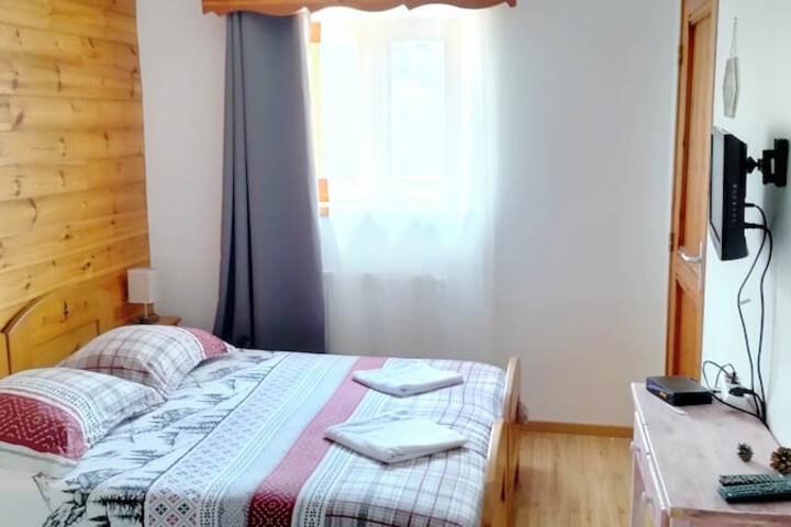 Room 4 of 70