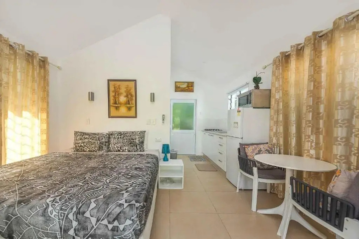 Room 6 of 24
